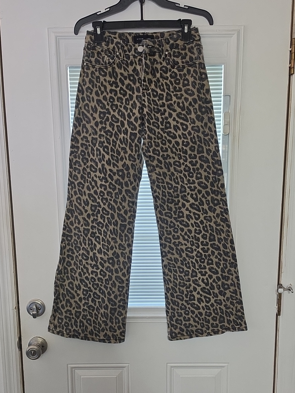 Leopard Print Wide-Leg Jeans in Brown